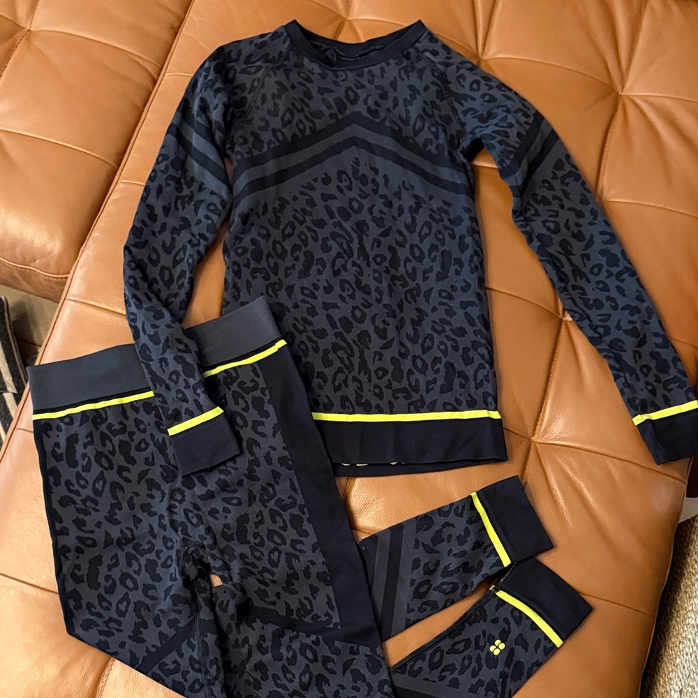 Sweaty Betty Black Leopard-Print with Neon Yellow - Base Layer set - size XS
